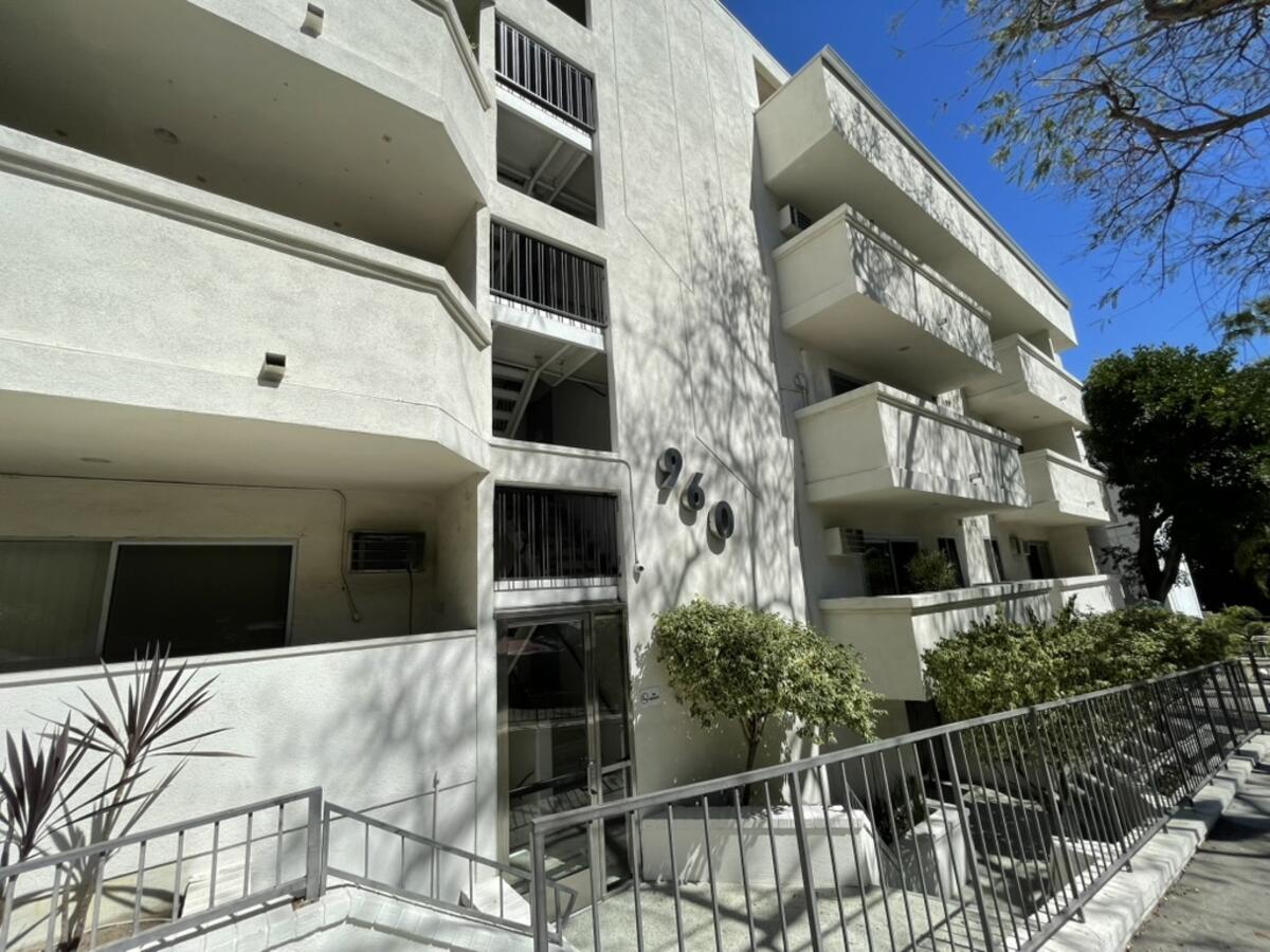 960 Larrabee St #115