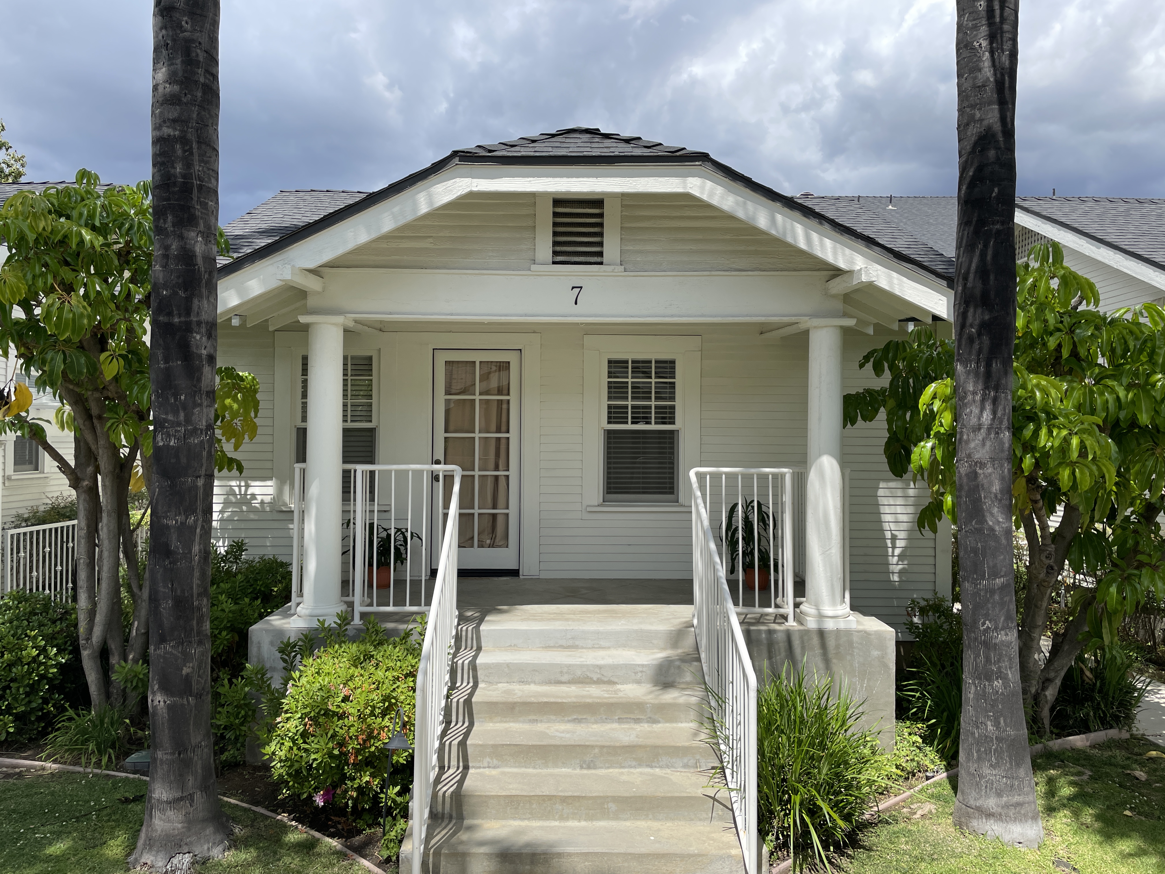138 S. Bonnie Ave #7